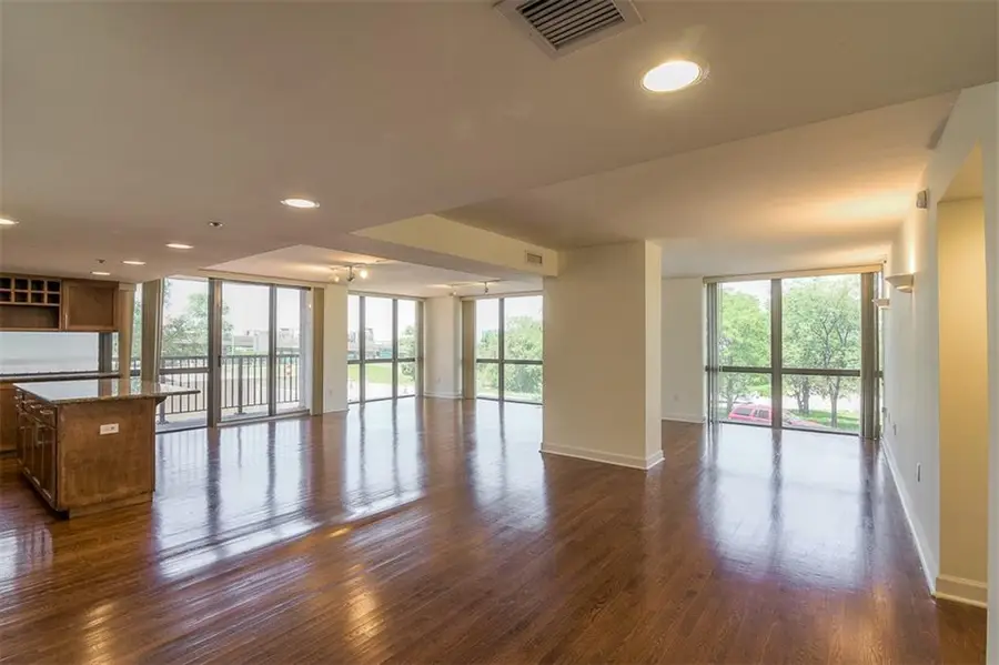 600 E Admiral Boulevard #208, Kansas City, MO 64106 - Image #3