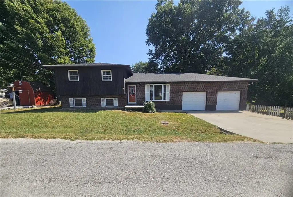 102 S Feaster Street, Windsor, MO 65360 - Image #1