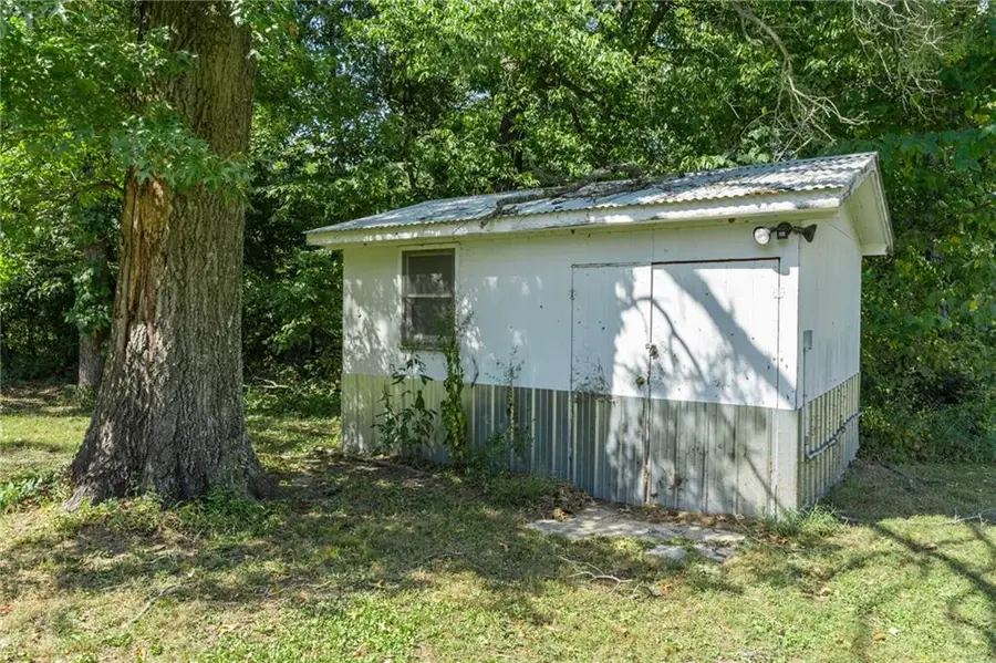 3381 NE Gospel Lane, Hamilton, MO 64644 - Image #3