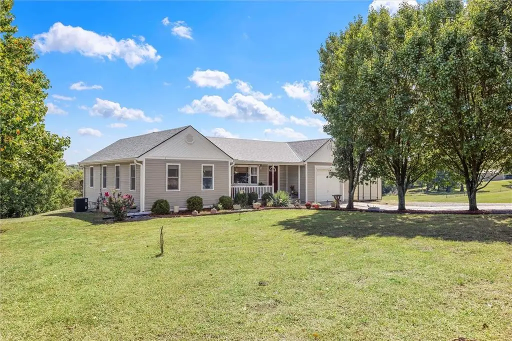 2811 S Brookhart Drive, Harrisonville, MO 64701 - #1