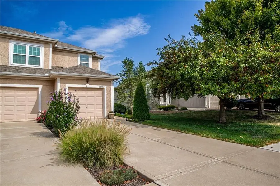 22602 W 72nd Terrace, Shawnee, KS 66227 - #3