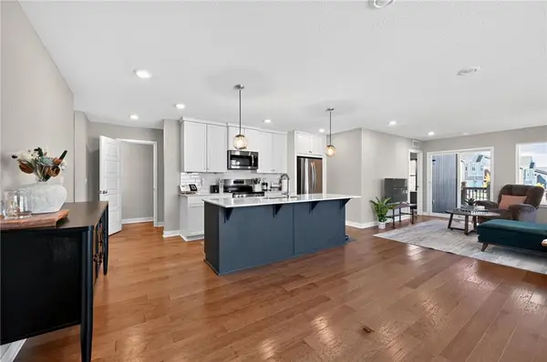 2202 SW Osage Drive, Lee's Summit, MO 64082