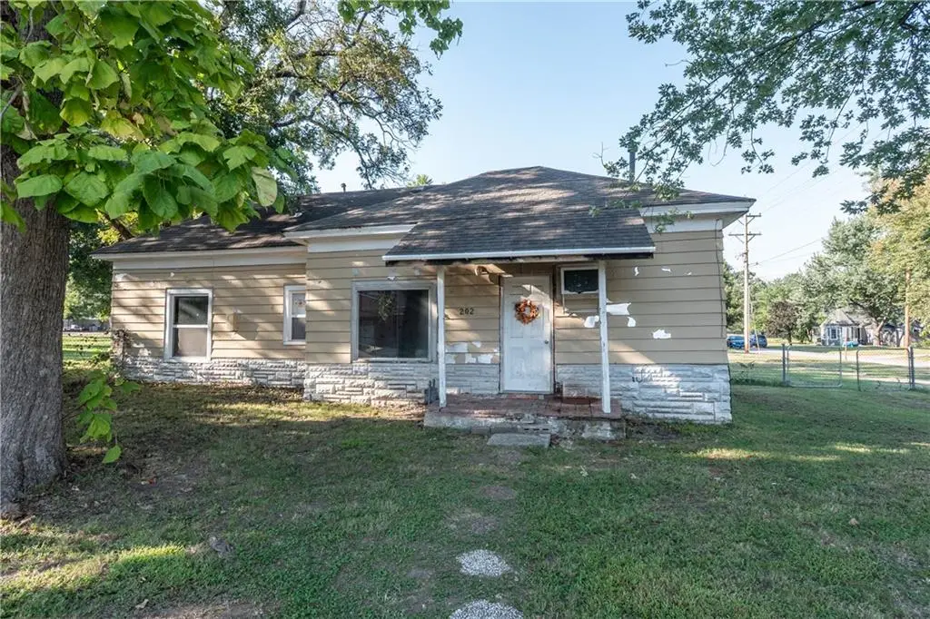 202 Mill Street, Neodesha, KS 66757 - Image #1