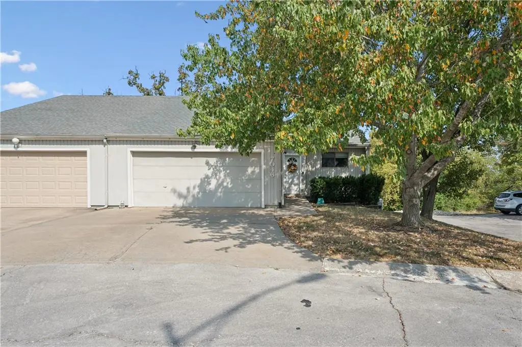 7046 N Askew Avenue, Gladstone, MO 64119 - #1