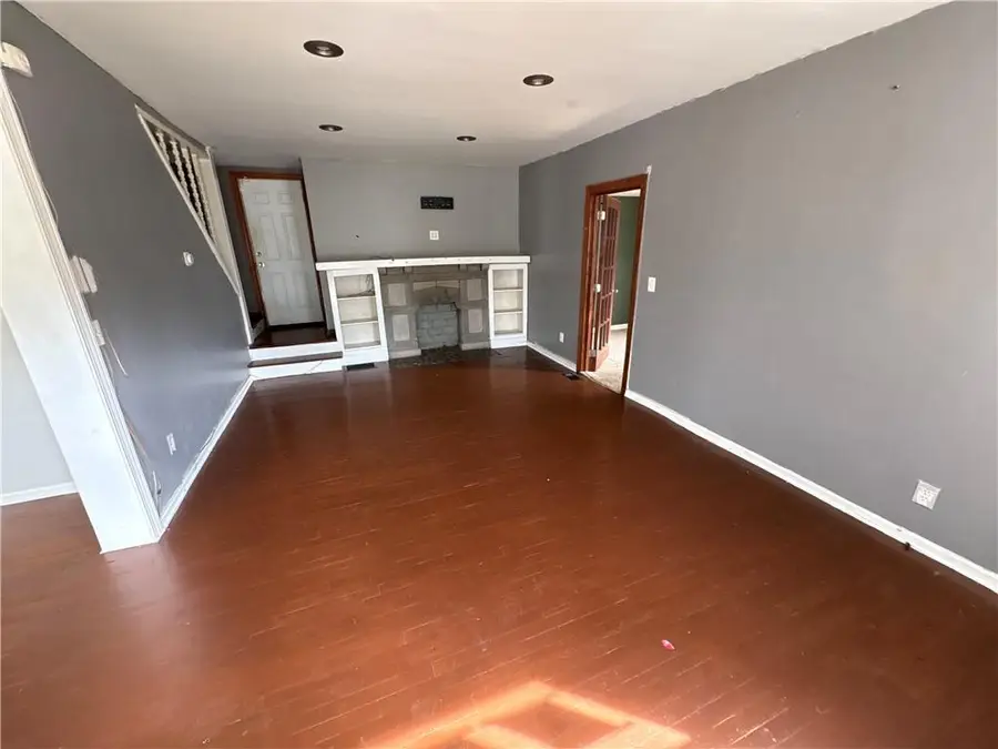 137 N Van Brunt Boulevard, Kansas City, MO 64123 - Image #3