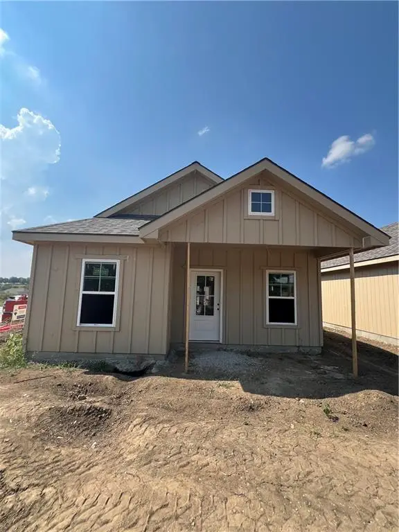 1600 Cottonwood Creek Avenue #1, Kearney, MO 64060