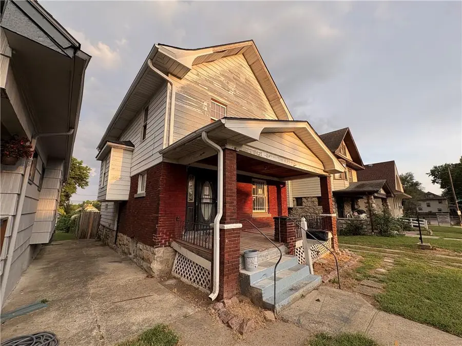 137 S White Avenue, Kansas City, MO 64123 - Image #2