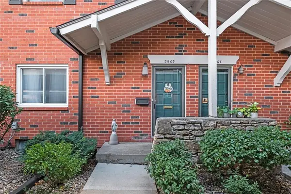 9569 Outlook Drive, Overland Park, KS 66207