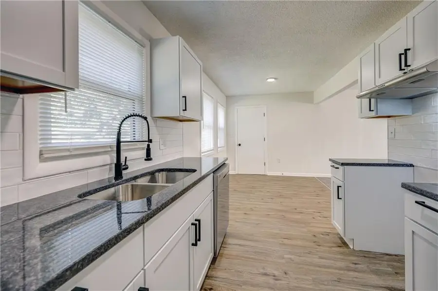 4718 Appleton Avenue, Kansas City, MO 64133 - Image #3