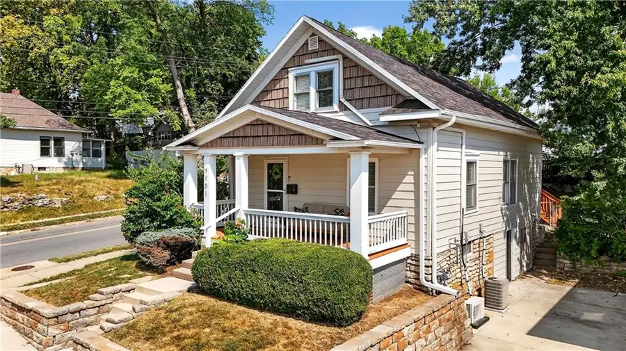 4701 Wyoming Street, Kansas City, MO 64112 - #3