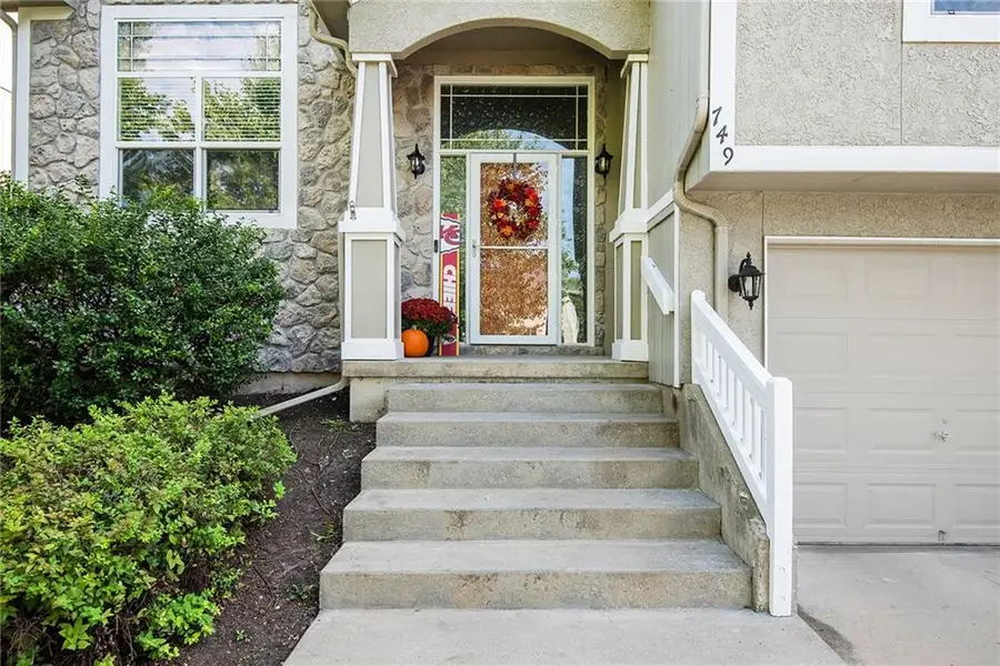 749 Highland Drive, Leavenworth, KS 66048 - Image #2