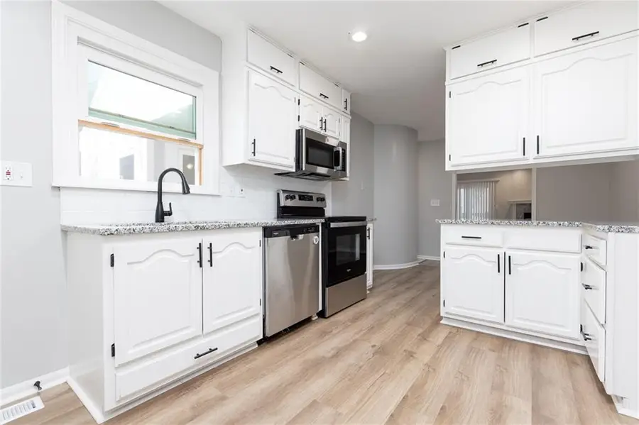 9621 N Locust Drive, Kansas City, MO 64155 - Image #2