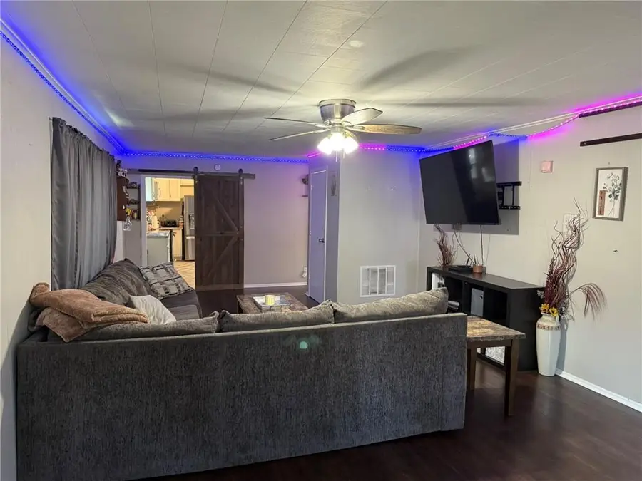 725 W 3rd Street, Pittsburg, KS 66762 - Image #2