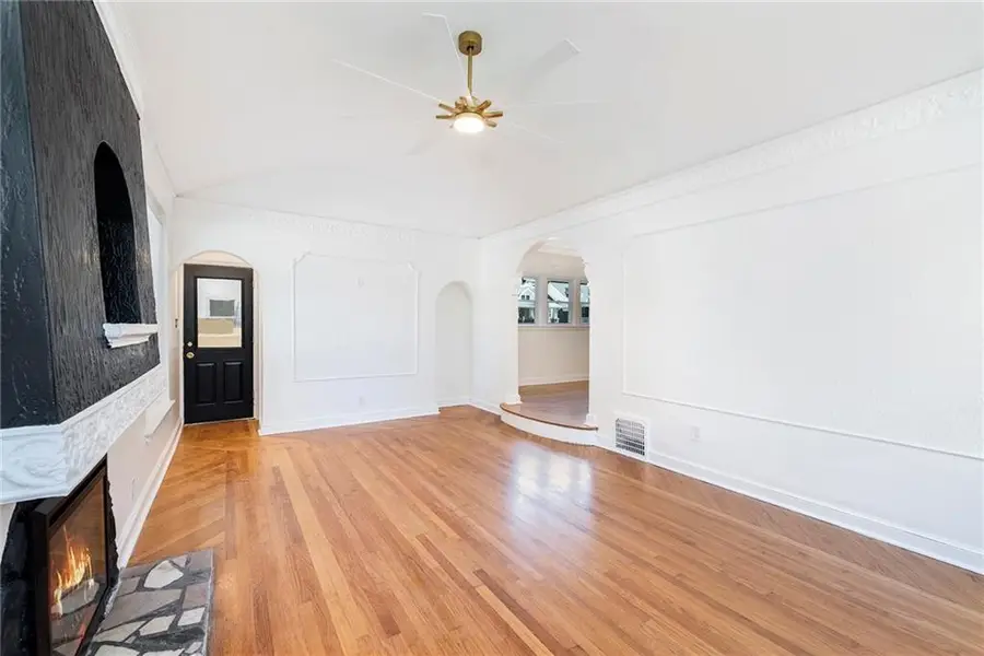 2321 E Meyer Boulevard, Kansas City, MO 64132 - Image #3