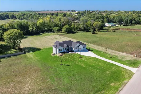 16667 Orchard Road, Basehor, KS 66007