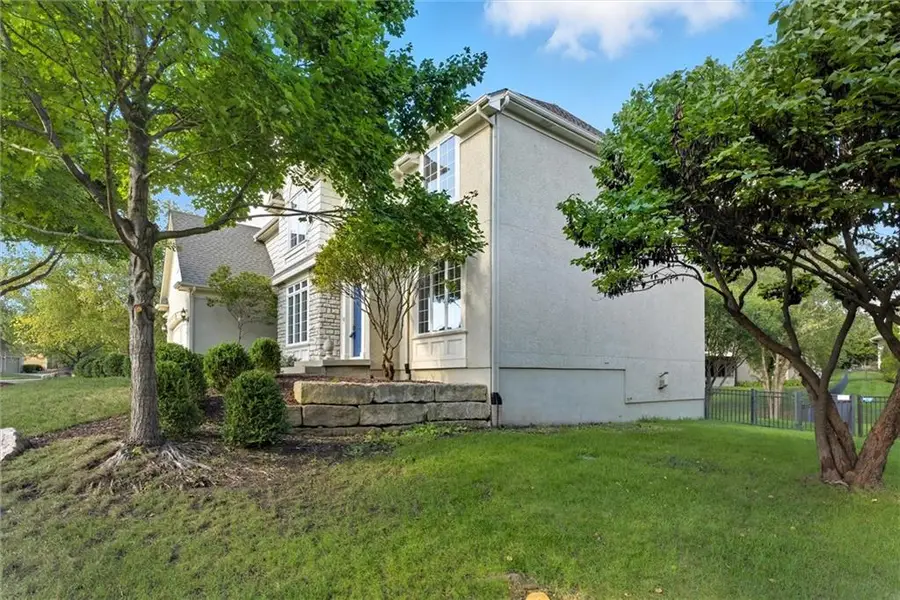 5310 W 166th Terrace, Overland Park, KS 66085 - Image #2