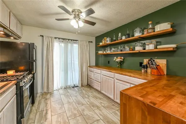 18108 E Shoshone Drive, Independence, MO 64058