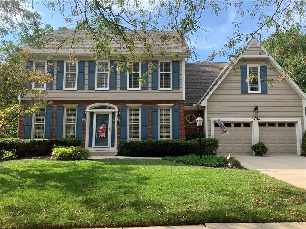 7424 Amoret Avenue, Kansas City, MO 64151 - Image #1