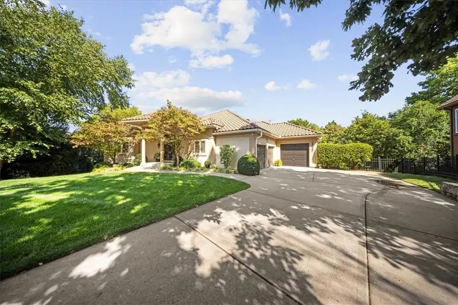 2329 NE Lake Breeze Lane, Lees Summit, MO 64086 - Image #2