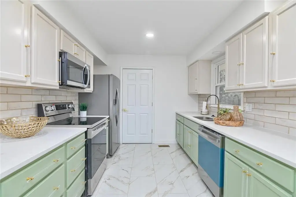 9334 E 85th Street, Raytown, MO 64138 - #1