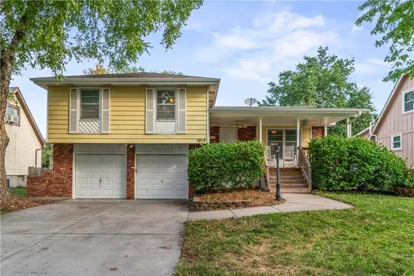 1012 E Piatt Lane, Olathe, KS 66061