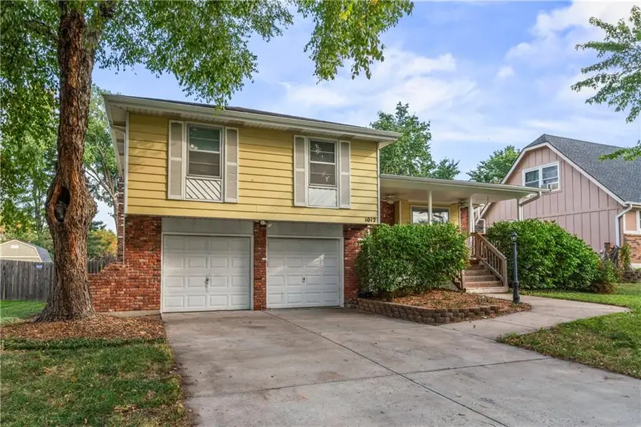 1012 E Piatt Lane, Olathe, KS 66061 - Image #2