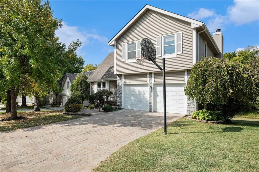 3665 SW Kimstin Circle, Blue Springs, MO 64015 - #1