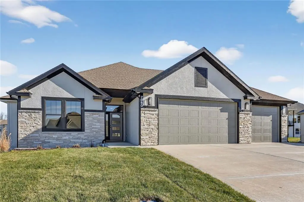 7060 NW Yulich Court, Parkville, MO 64152 - Image #1