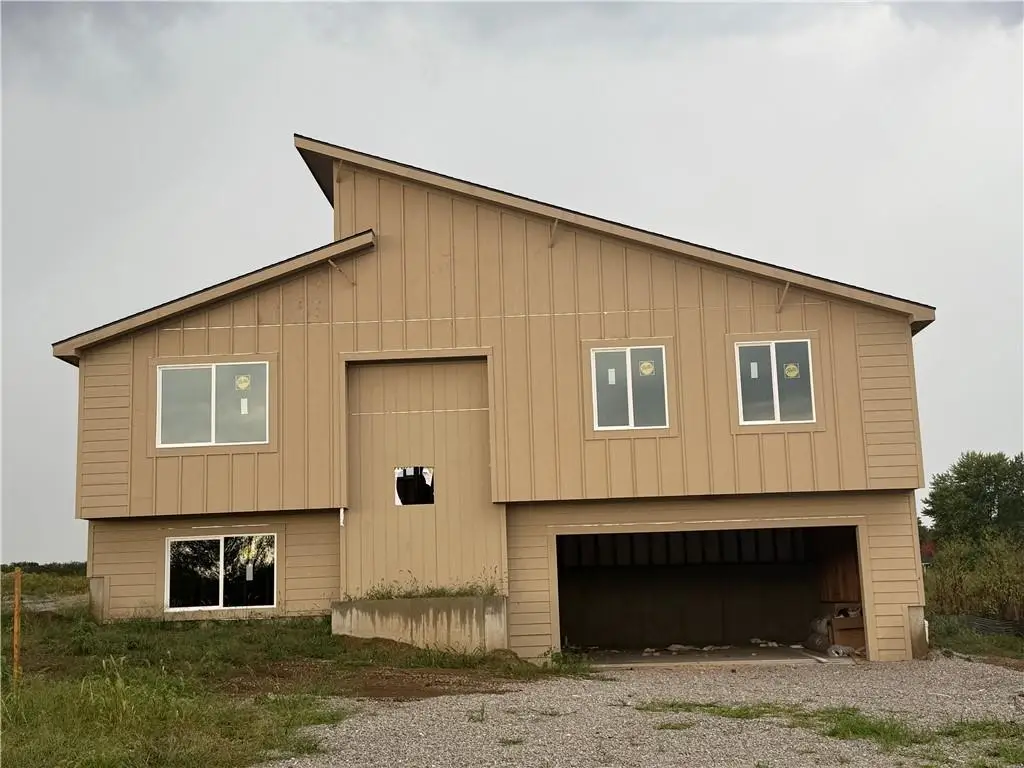 2112 SE Oak Ridge Drive, Oak Grove, MO 64075 - Image #1