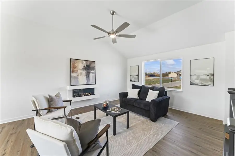 2112 SE Oak Ridge Drive, Oak Grove, MO 64075 - Image #2