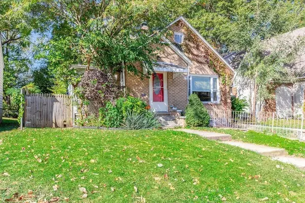 7326 Tracy Avenue, Kansas City, MO 64131