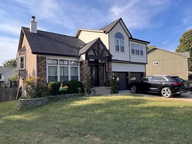 12500 S Shannan Circle, Olathe, KS 66062 - Image #3