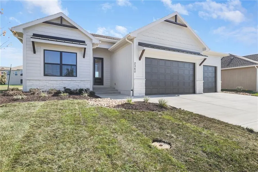 2376 NE Skopelos Court, Blue Springs, MO 64029 - Image #2