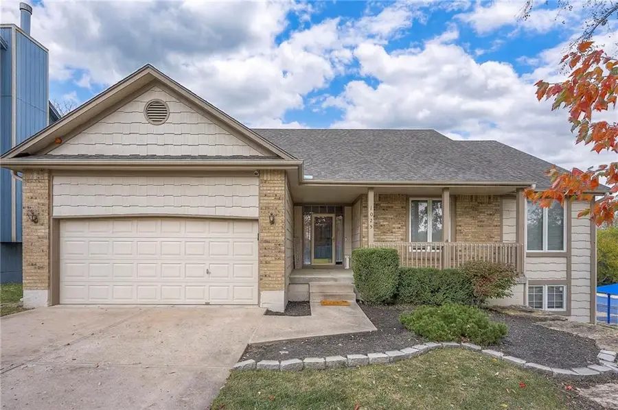 1025 SW Pacific Drive, Lees Summit, MO 64081 - Image #2