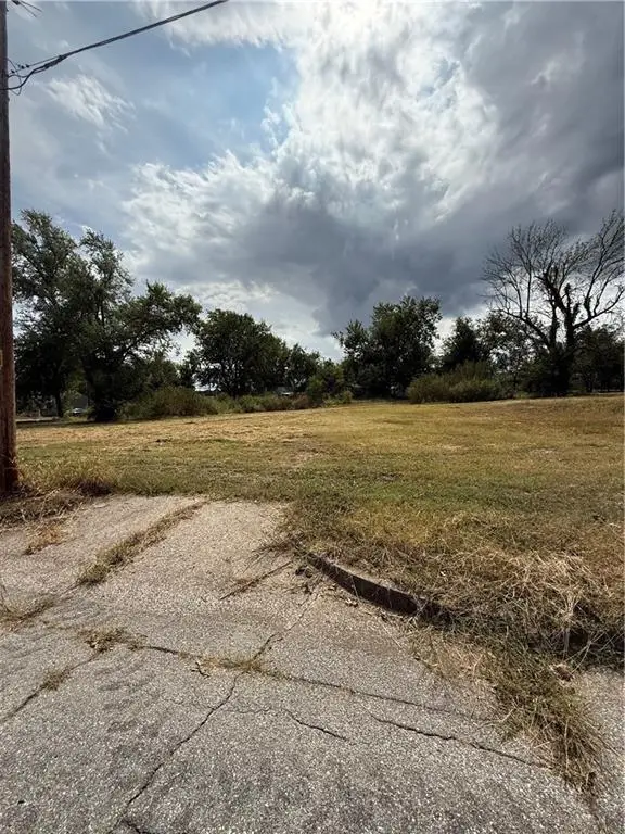 930 E Wooter Street, Nevada, MO 64772 - Image #3