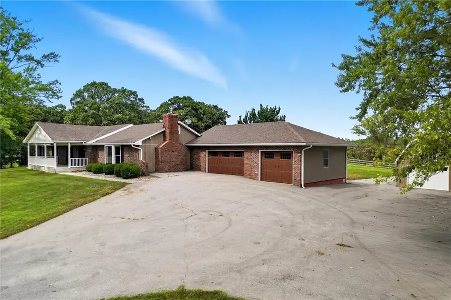 32210 E Stony Point School Road, Grain Valley, MO 64029 - Image #2