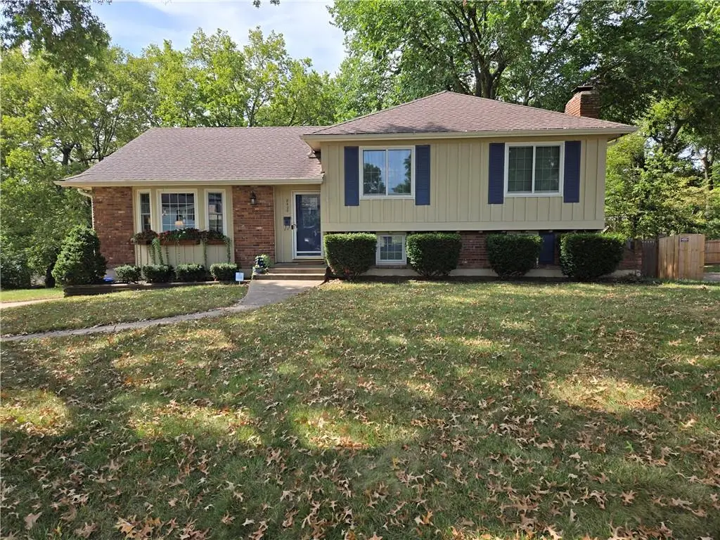 8400 Willow Way, Raytown, MO 64138 - Image #1