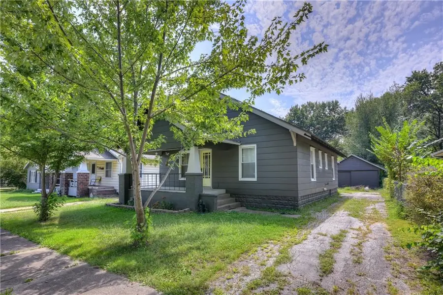 1310 E 7th Street, Pittsburg, KS 66762 - Image #2