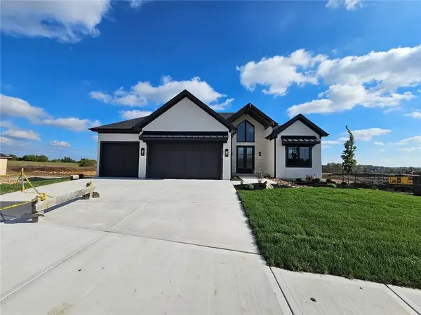 11289 S Sunray Drive, Olathe, KS 66061