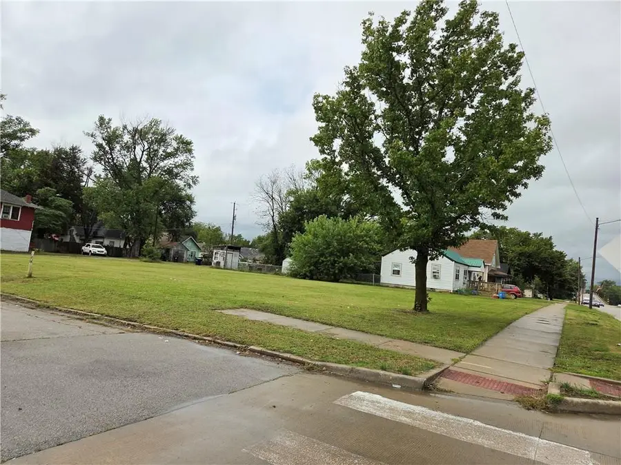 905 W Main Street, Independence, KS 67301 - Image #2