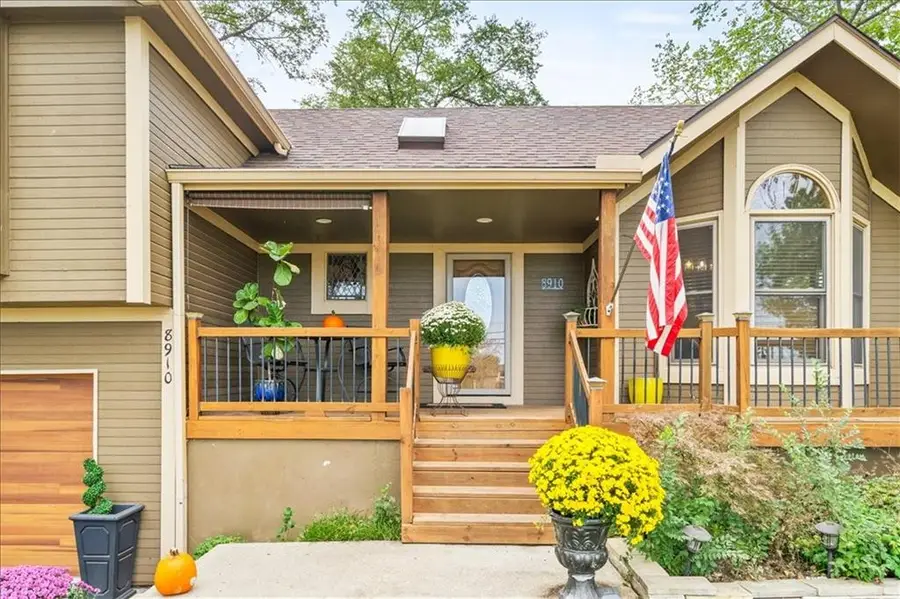 8910 Lexington Avenue, De Soto, KS 66018 - Image #2