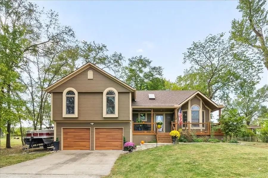 8910 Lexington Avenue, De Soto, KS 66018 - Image #3