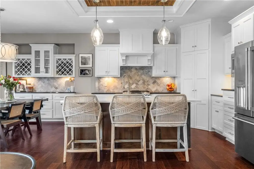 7445 NW Forest Lakes Drive, Parkville, MO 64152 - Image #1