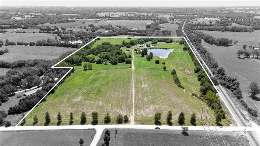 27627 W 335th Street, Osawatomie, KS 66064 - Image #3