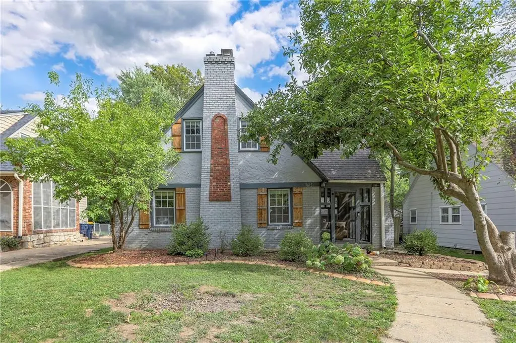 7615 Oak Street, Kansas City, MO 64114 - Image #1