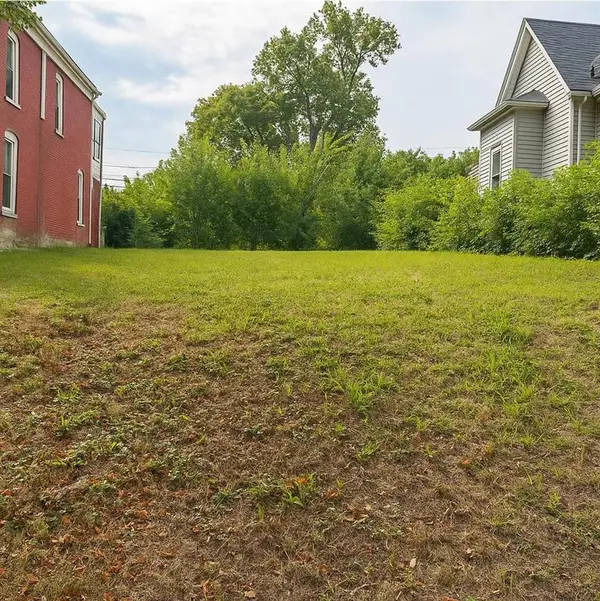 812 Elmwood Avenue, Kansas City, MO 64124