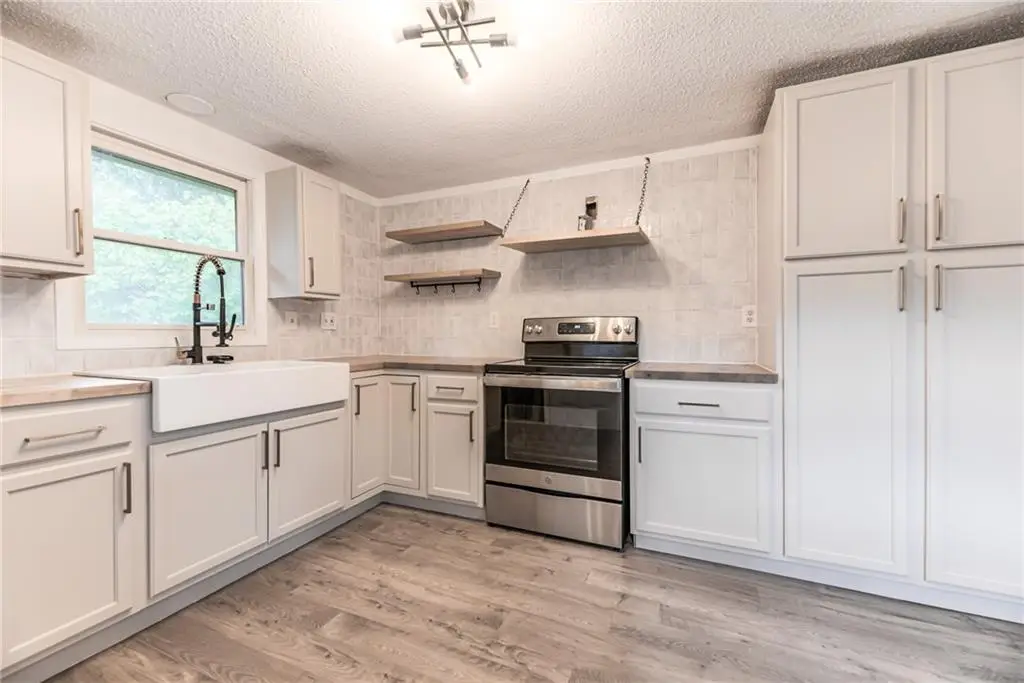 5018 NW Huonker Road, Kansas City, MO 64151 - Image #1