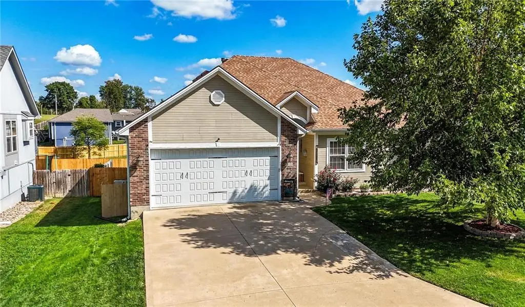 915 N Cochise Drive, Independence, MO 64056 - Image #1