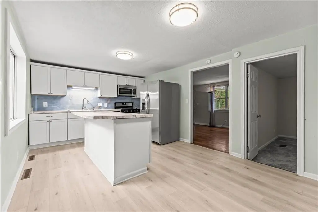 9217 Oak Street, Kansas City, MO 64114 - Image #1