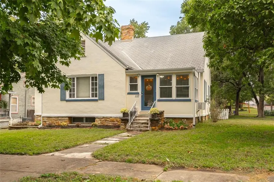 110 E Piankishaw Street, Paola, KS 66071 - Image #2